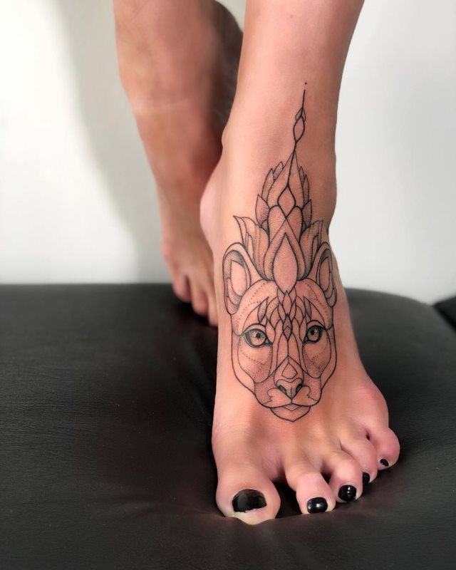 tattoo feminin pour pied 65