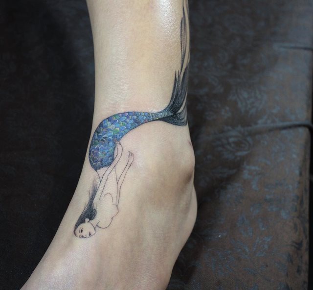 tattoo feminin pour pied 88