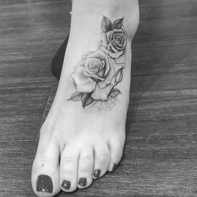 tattoo feminin pour pied 91