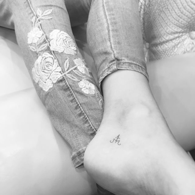 tattoo feminin pour pied 92