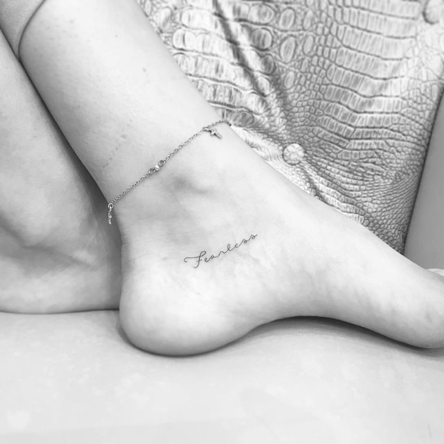 tattoo feminin pour pied 93