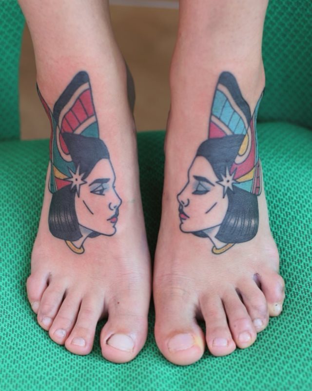 tattoo feminin pour pied 97