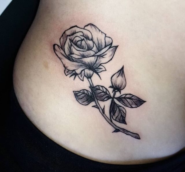 tattoo feminin pour ventre 25