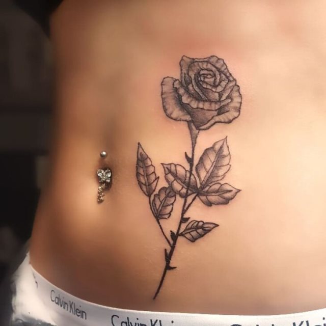 tattoo feminin pour ventre 67