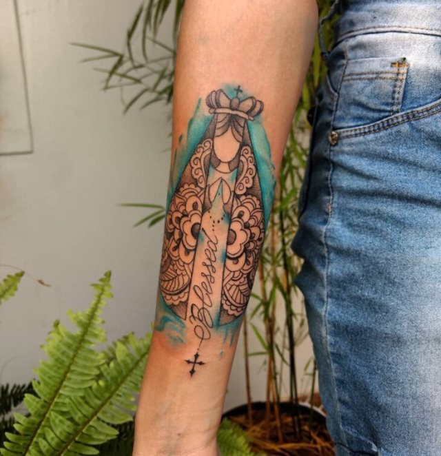 tattoo feminin religieux 06