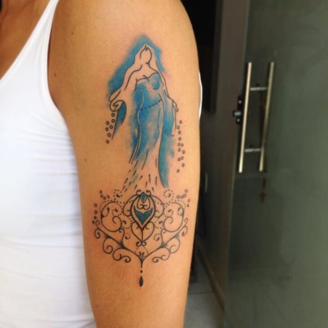 tattoo feminin religieux 17