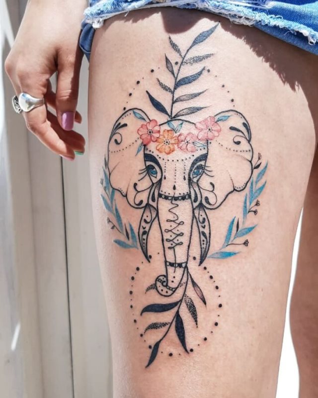 tattoo feminin religieux 25