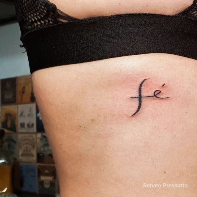 tattoo feminin religieux 27