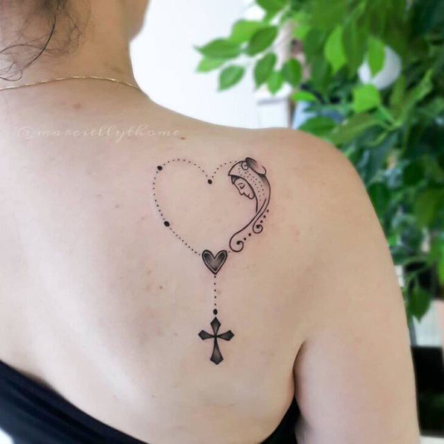 tattoo feminin religieux 61