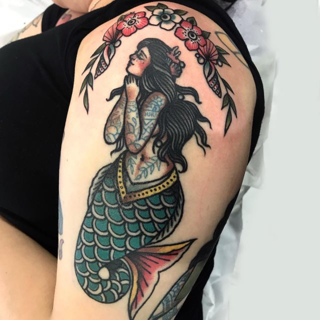 tattoo feminin sirene 06