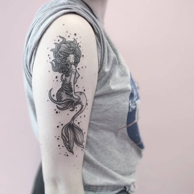 tattoo feminin sirene 72