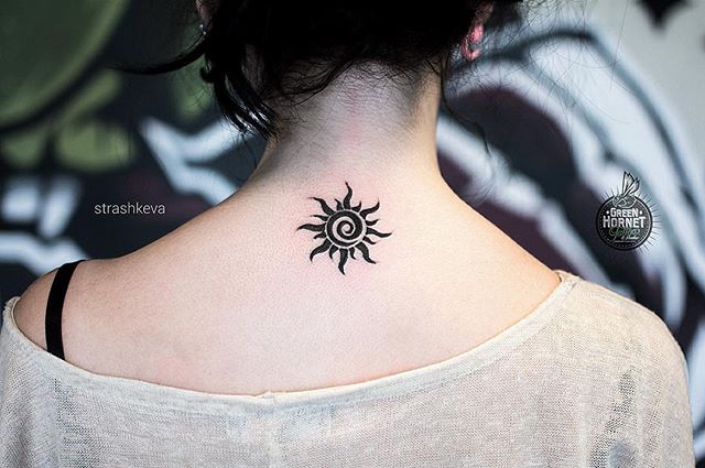 tattoo feminin soleil 10