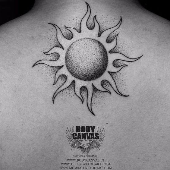 tattoo feminin soleil 15