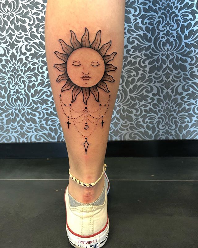 tattoo feminin soleil 19