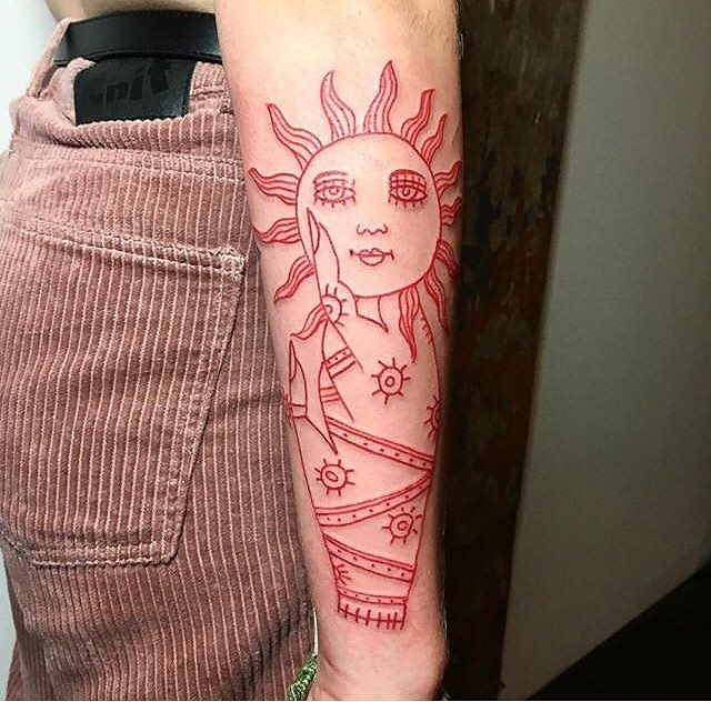 tattoo feminin soleil 20