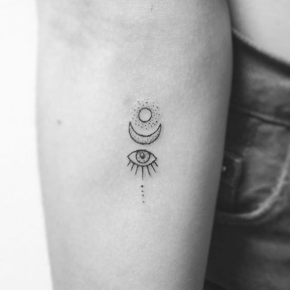 tattoo feminin soleil 21