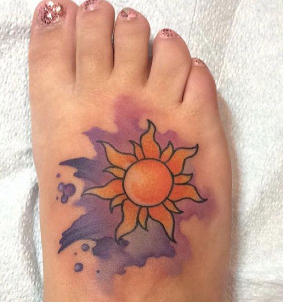 tattoo feminin soleil 22