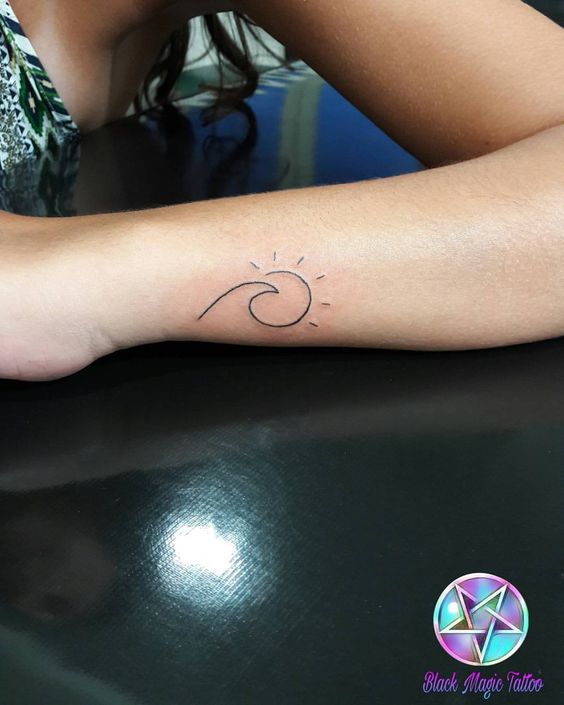 tattoo feminin soleil 23