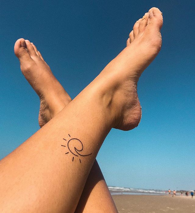 tattoo feminin soleil 26