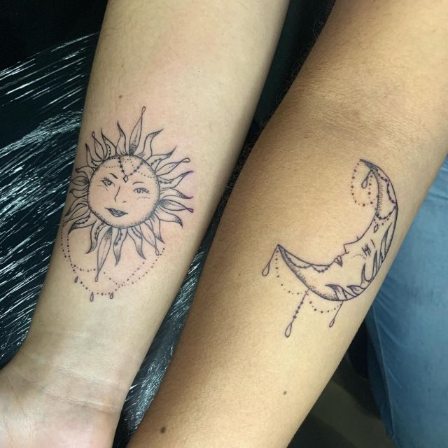 tattoo feminin soleil et la lune 07