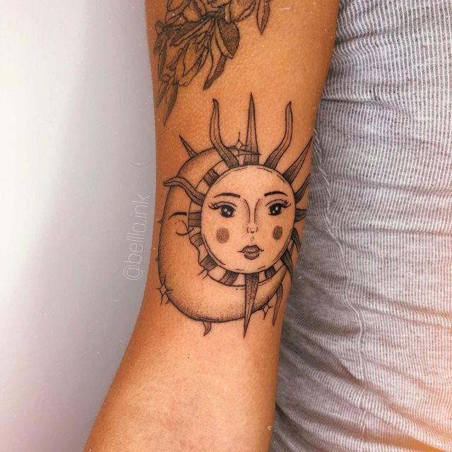 tattoo feminin soleil et la lune 09