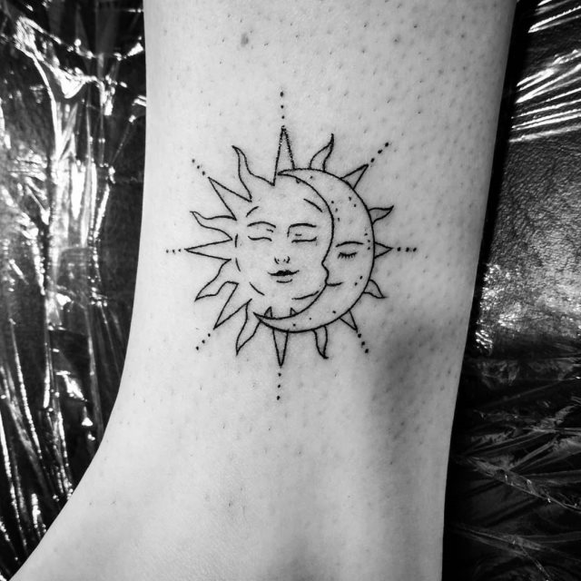 tattoo feminin soleil et la lune 101