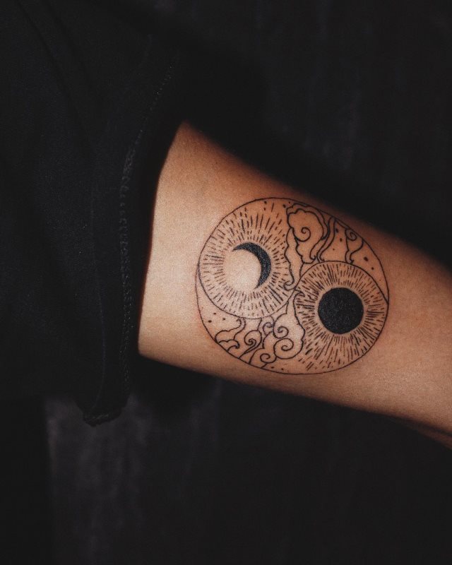 tattoo feminin soleil et la lune 105