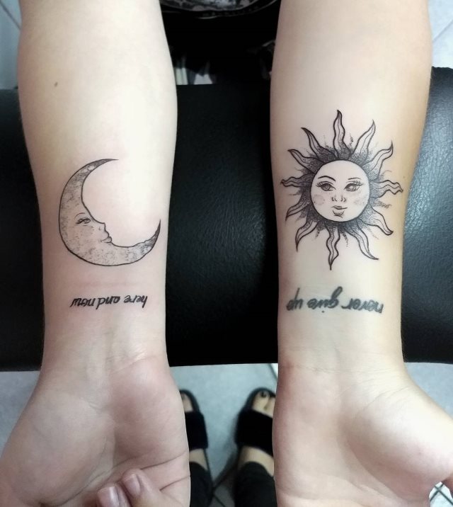 tattoo feminin soleil et la lune 15