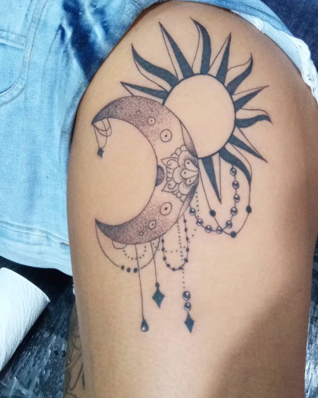 tattoo feminin soleil et la lune 38