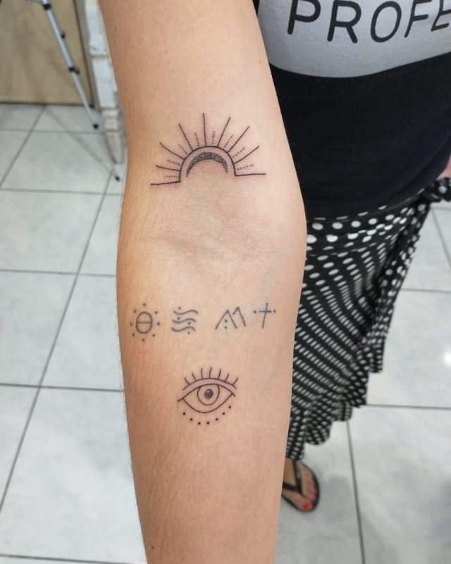 tattoo feminin soleil et la lune 42