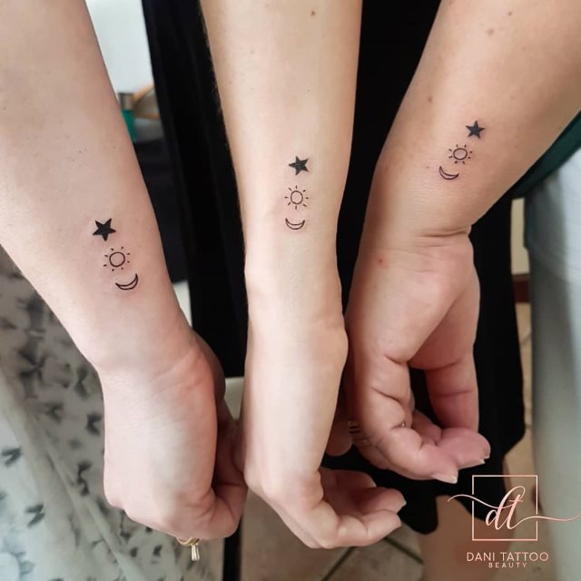 tattoo feminin soleil et la lune 43