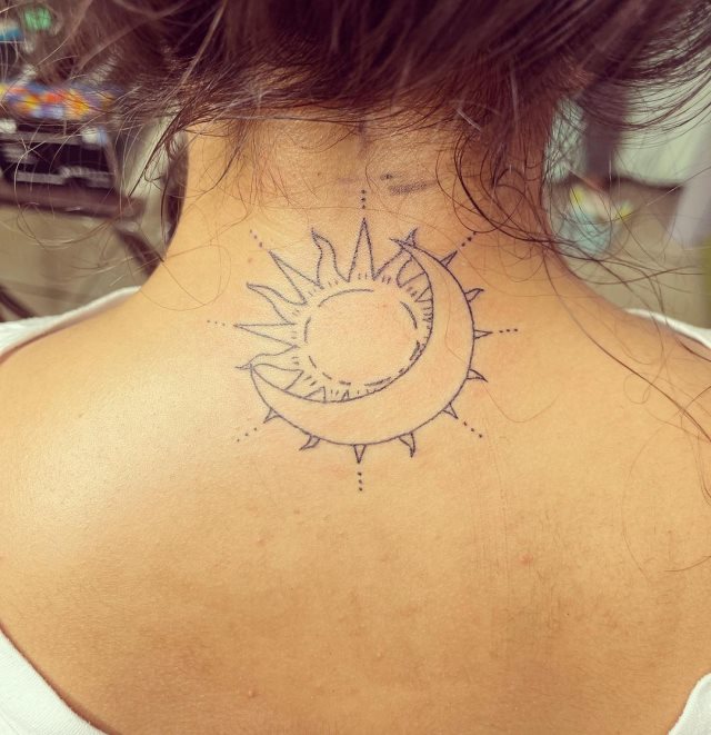 tattoo feminin soleil et la lune 49