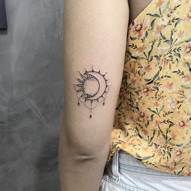 tattoo feminin soleil et la lune 63