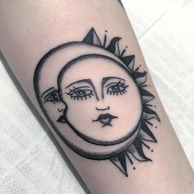 tattoo feminin soleil et la lune 73
