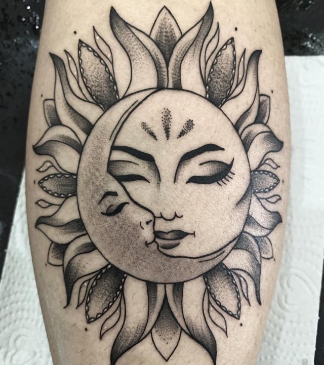 tattoo feminin soleil et la lune 84