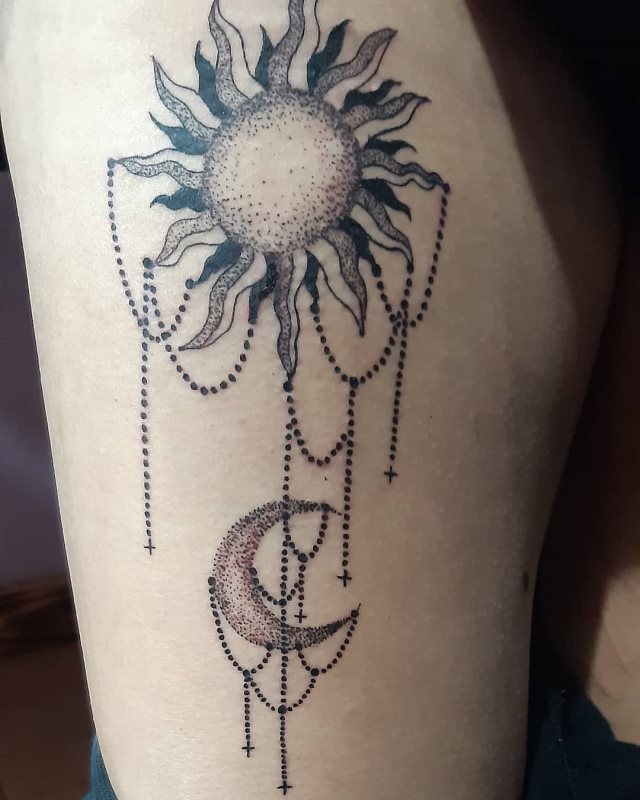 tattoo feminin soleil et la lune 85