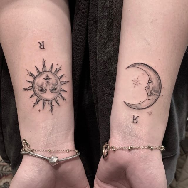 tattoo feminin soleil et la lune 86