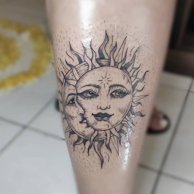 tattoo feminin soleil et la lune 89