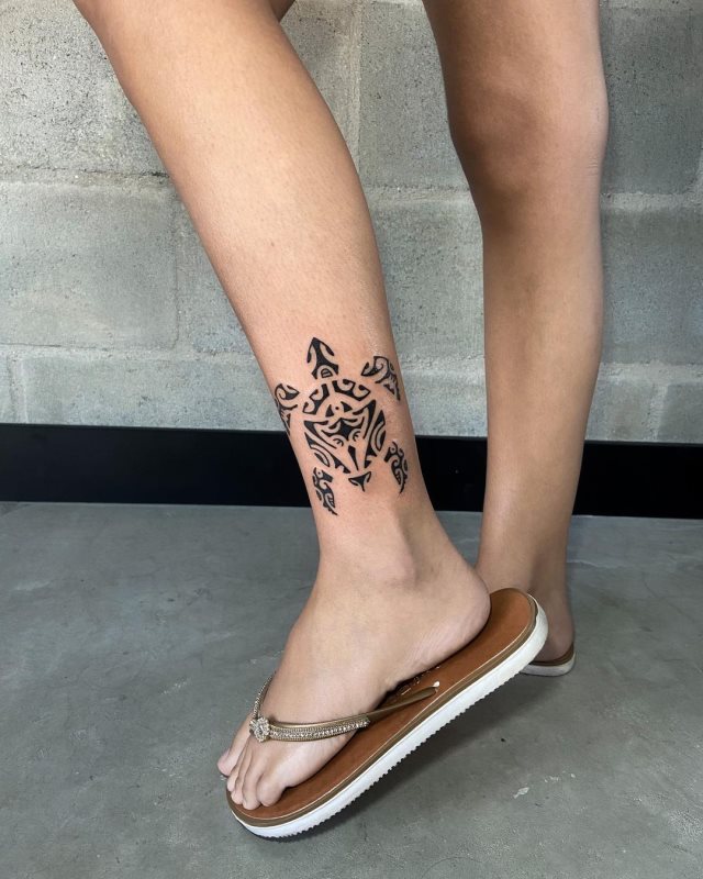 tattoo feminin style maori 11