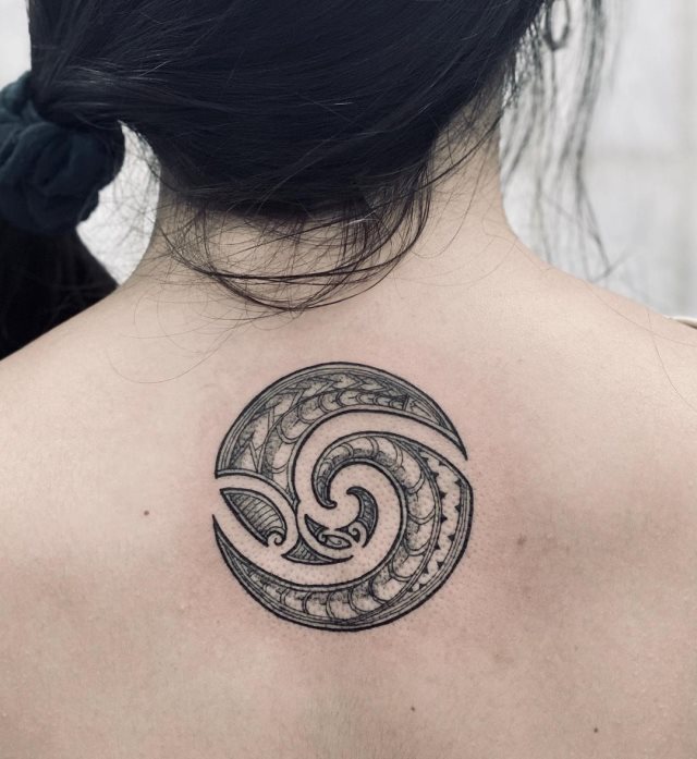 tattoo feminin style maori 26