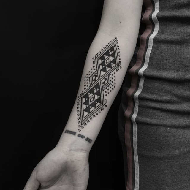 tattoo feminin style maori 33