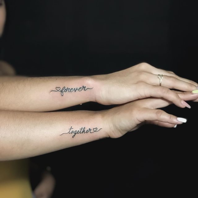 tattoo feminin symbolisent amitie 08