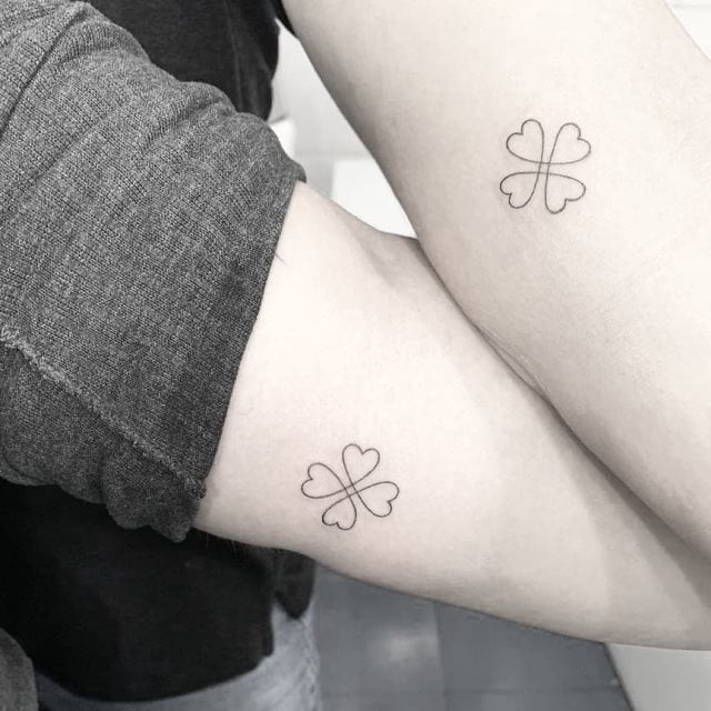 tattoo feminin symbolisent amitie 09