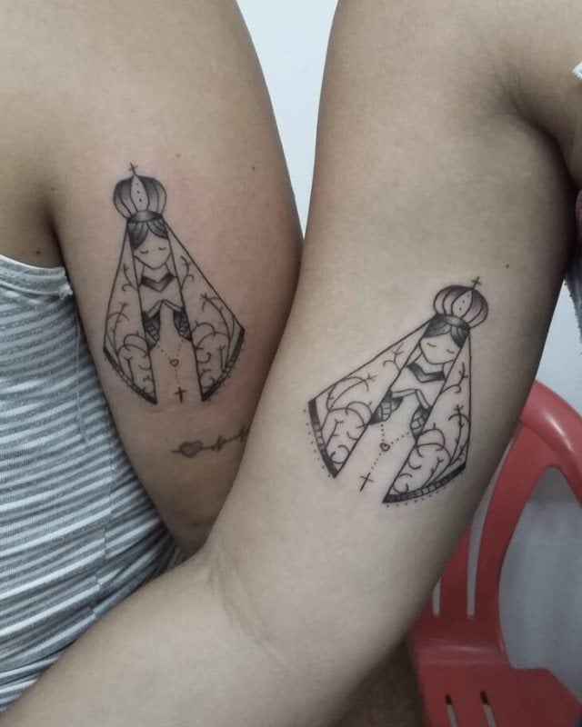 tattoo feminin symbolisent amitie 46