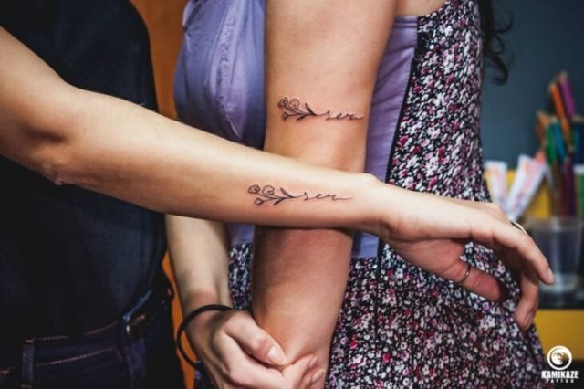 tattoo feminin symbolisent amitie 69