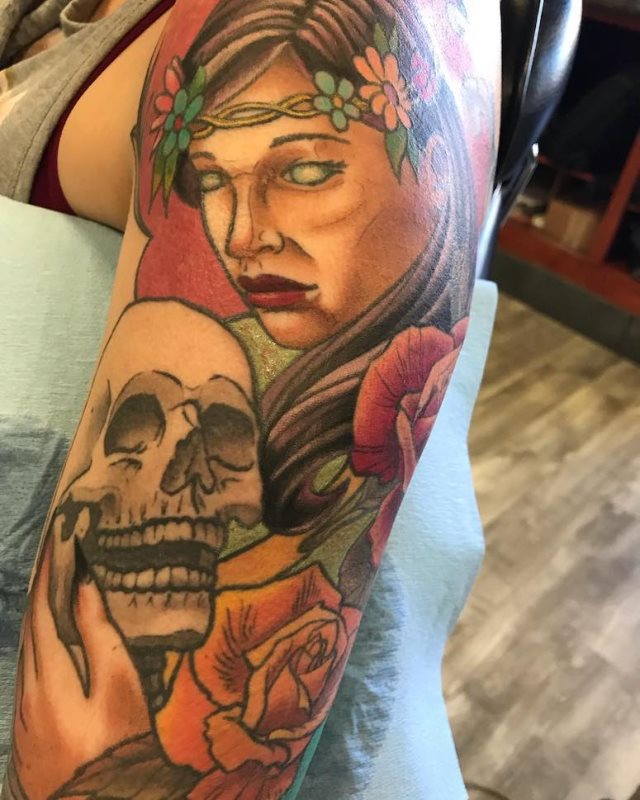 tattoo feminin tete de mort 22