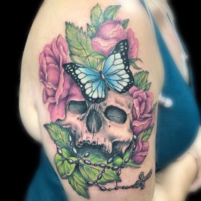 tattoo feminin tete de mort 34