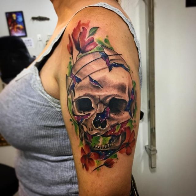 tattoo feminin tete de mort 35