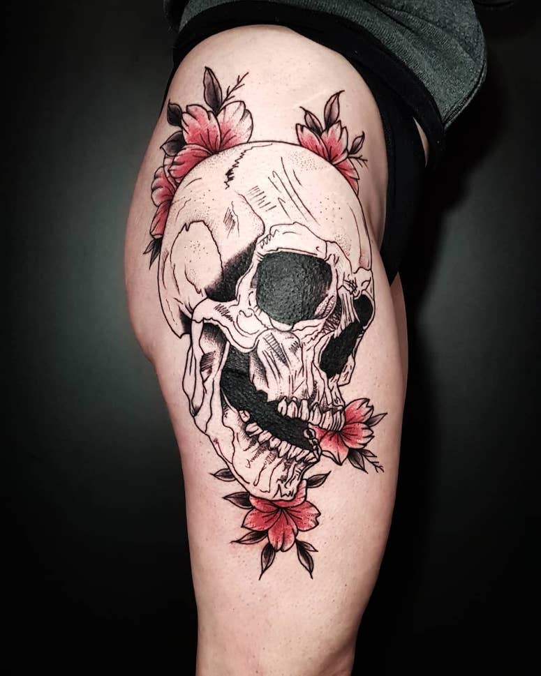 tattoo feminin tete de mort 51