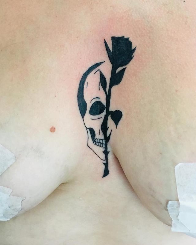 tattoo feminin tete de mort 90